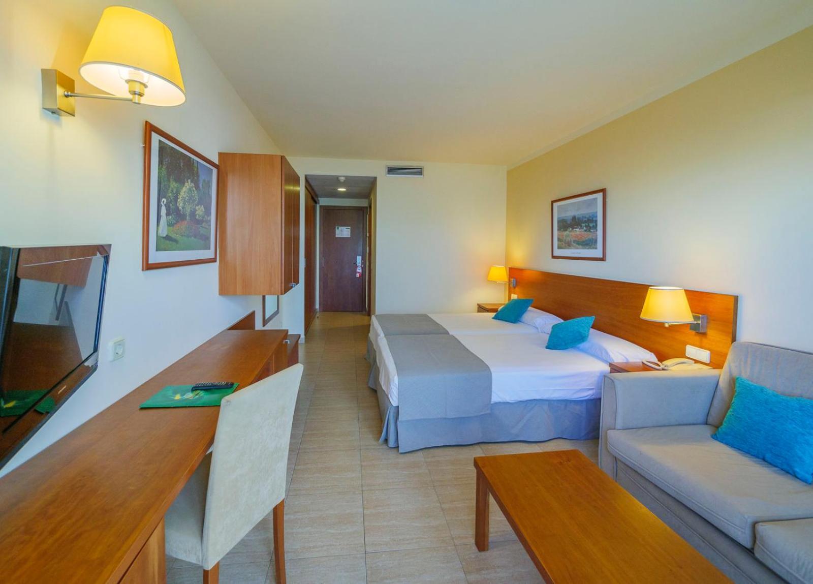 Standard Twin Room